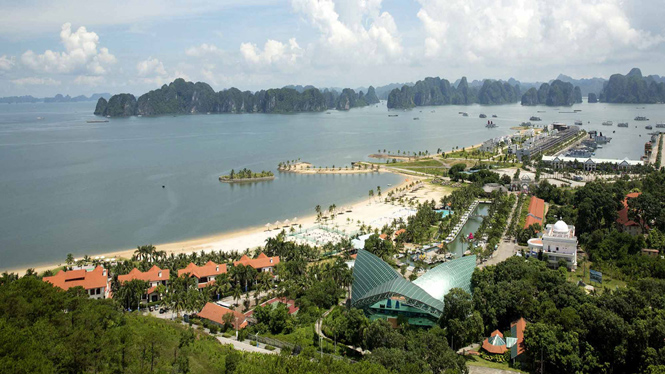 Halong bay - Tuan Chau island tour 2 days